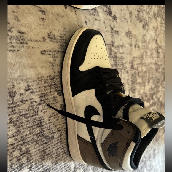 Jordan 1 Retro OG High Dark Mocha size 6y - Picture 8 of 11